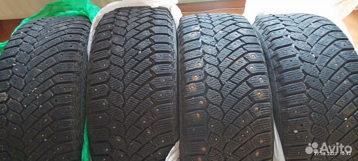 Gislaved Nord Frost 200 215/55 R17 98T