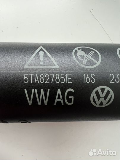 Новый электропривод багажника VW Touran 5TA827851E