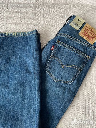 Джинсы levis