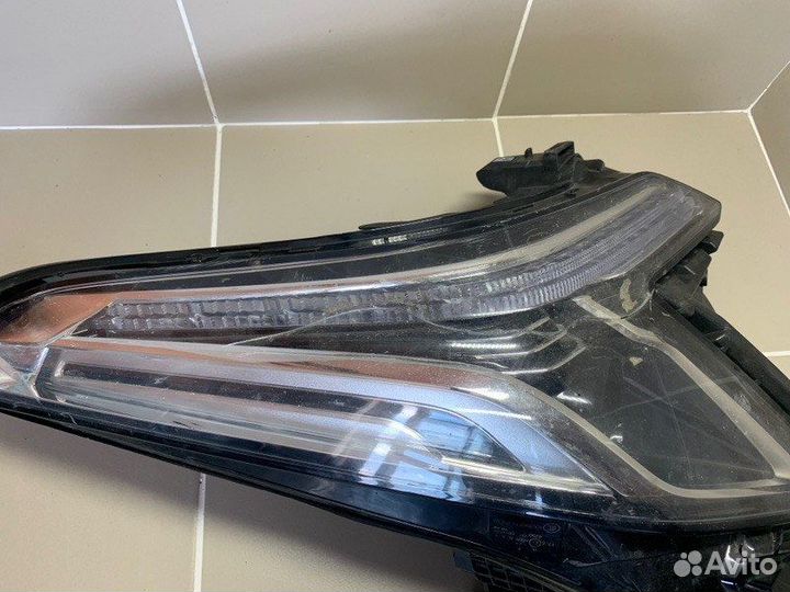 Фара левая Cadillac Xt5 2017-2022