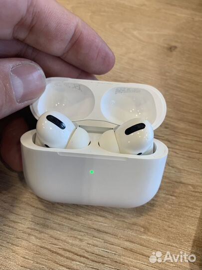 Apple Airpods Pro правый и левый наушник