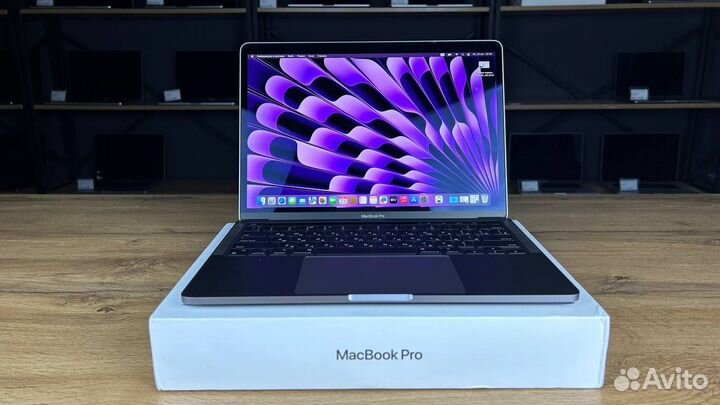 MacBook Pro 13 M1 8/512 новый