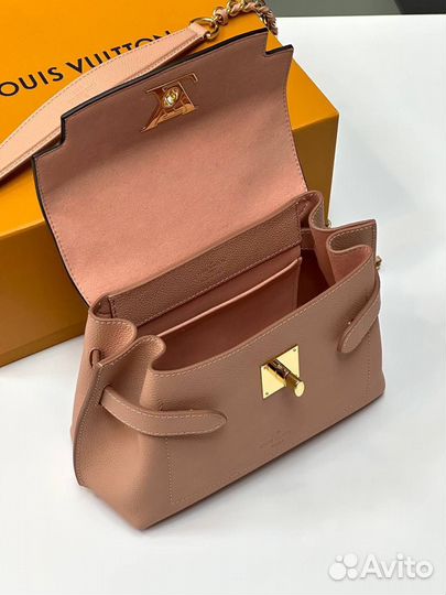 Сумка Louis Vuitton LockMe Ever Mini