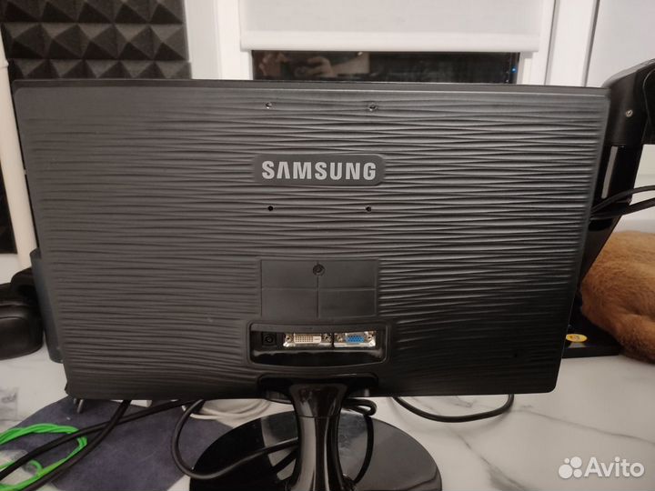 Монитор Samsung 19