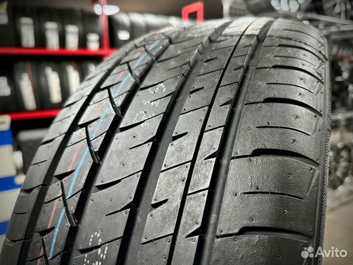 Roadmarch Prime UHP 08 245/40 R18 97W