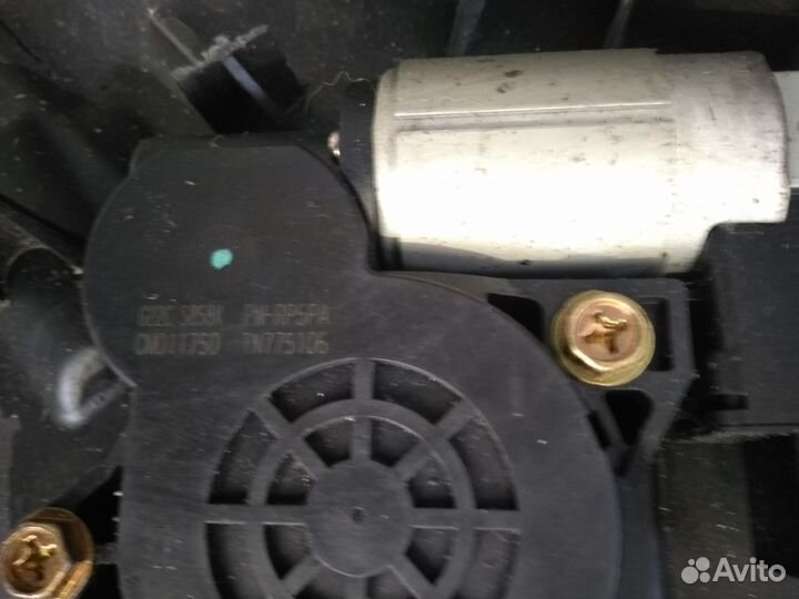 Стеклоподъемник передний правый Mazda6 GG