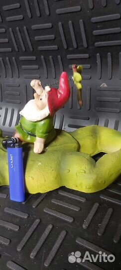 Фигурка гном на лягушке, плавающие в пруд, фонтан