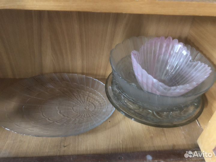 Много посуды(не все представлено на фото)