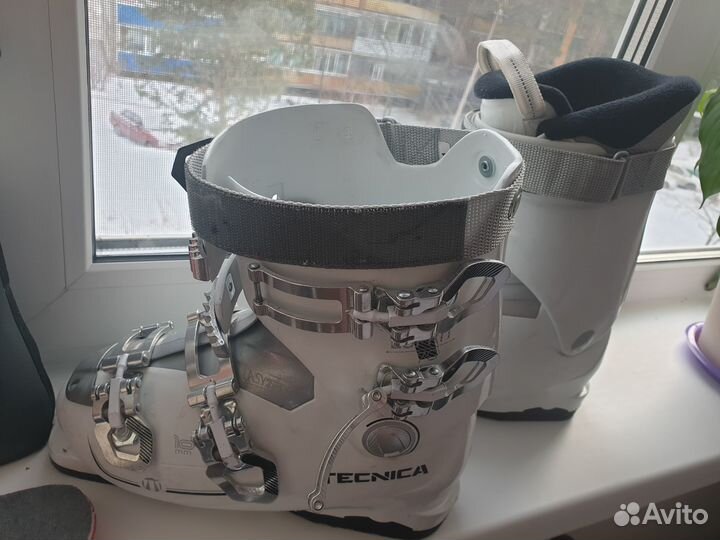 Горнолыжные ботинки женские 24.5