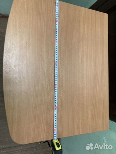 Стол компьютерный на колесах