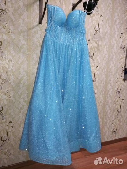 Вечернее платье