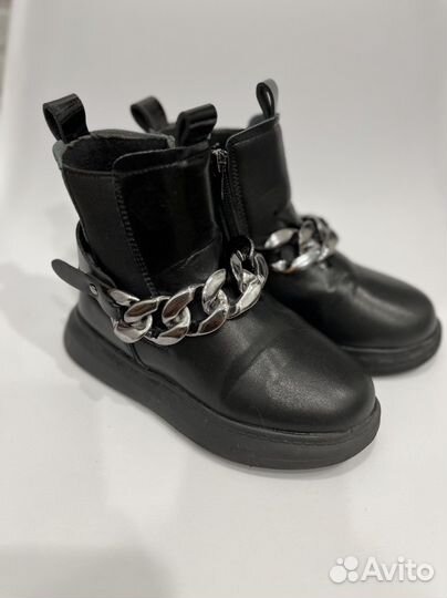 Продам,ботинки для девочки