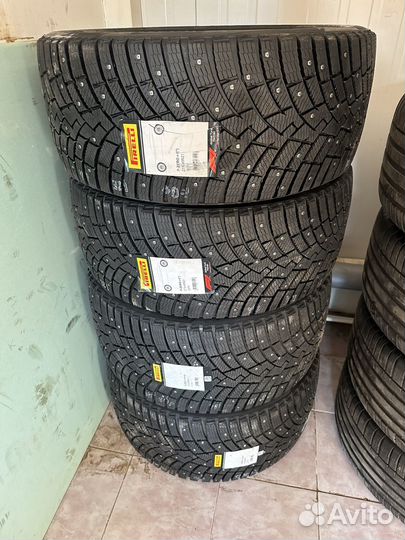 Pirelli Ice Zero 275/40 R21 и 315/35 R21