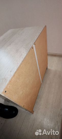 Тумбочка прикроватная