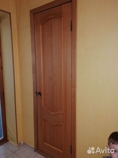 Двери межкомнатные б/у