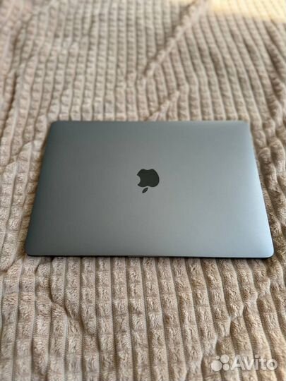 Mac book pro 13, m1 256 гб