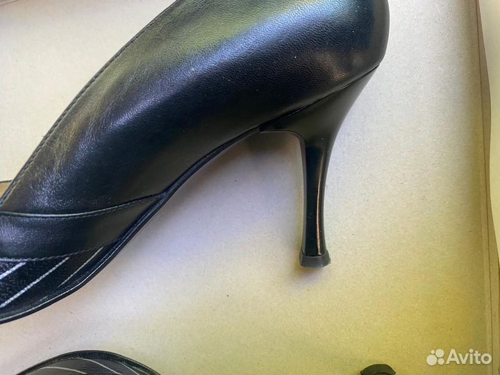 Туфли женские 38 размер черные на каблуке