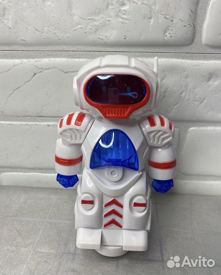 Робот музыкальный, световые и звуковые эффекты