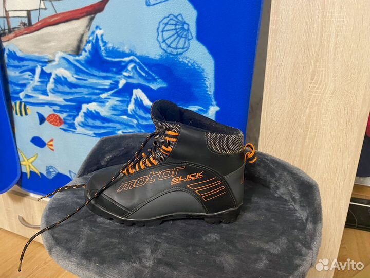 Лыжные ботинки