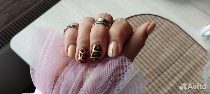Маникюр с покрытием гель-лаком