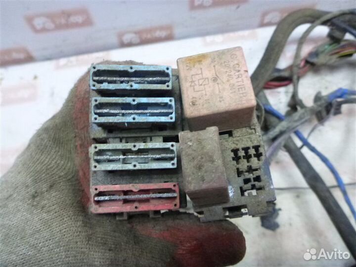 Проводка моторного отсека Renault Logan LS0G