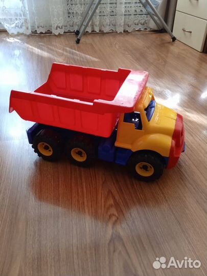 Машина Камаз