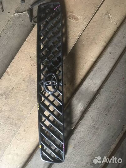 Решетка радиатора Toyota RAV 4 SXA10