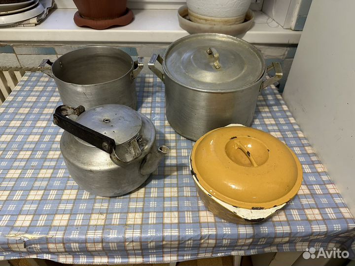 Кастрюля алюминиевая и чугунная