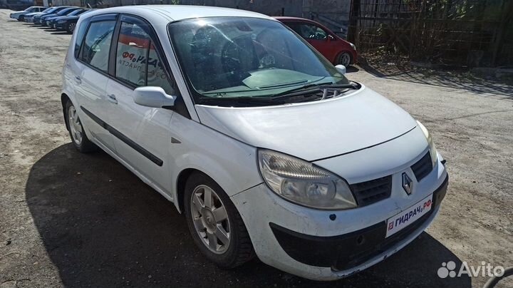 Кнопка открывания багажника Renault Scenic 2 8200076256