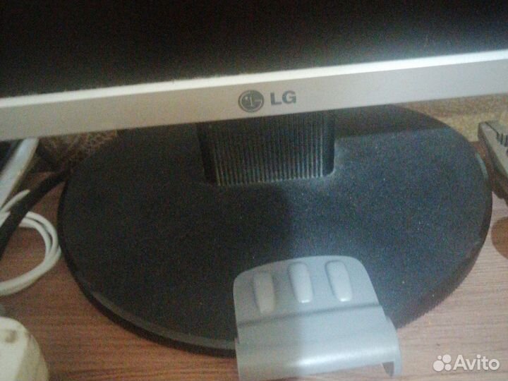 Монитор LG