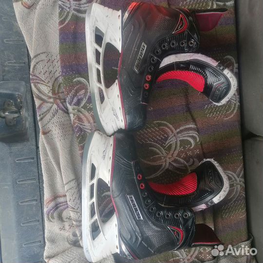 Коньки хоккейные Bauer x700 взрослые