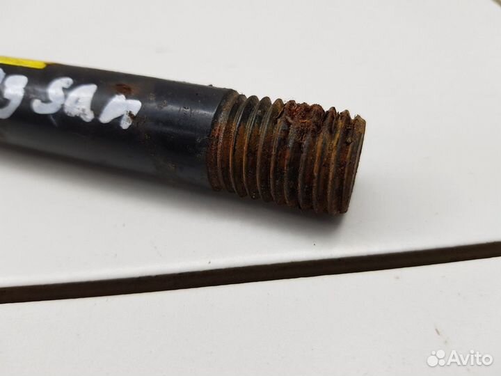 Крюк буксировочный (Renault Sandero)