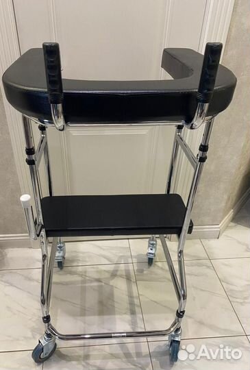 Ходунки с опорные на колёсах