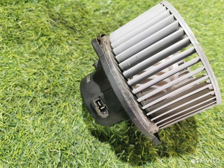 Вентилятор печки Hyundai XG / Grandeur 2.5 АКПП