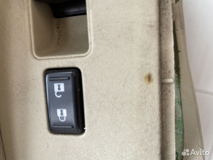 Обшивка двери передняя правая Infiniti fx qx