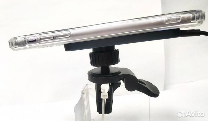 Беспроводное зарядное устройство для iPhone в авто