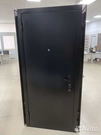 Дверь входная металлическая Стройгост металл/метал