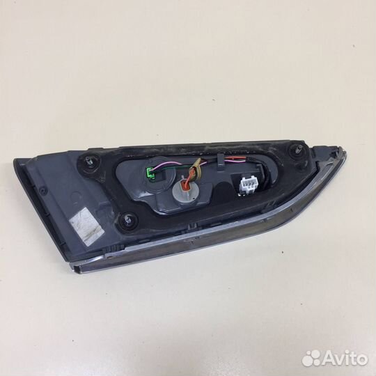 Фонарь задний внутренний правый Hyundai Sonata 7 L