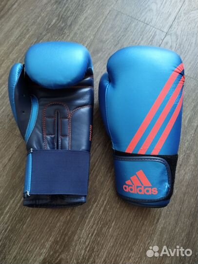 Боксерские перчатки 10 oz adidas