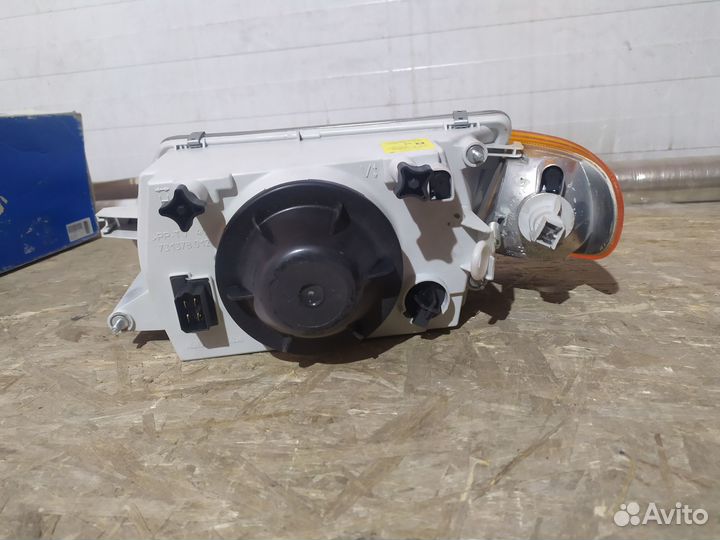 Фара правая жёлтый указатель VAZ 2114-15