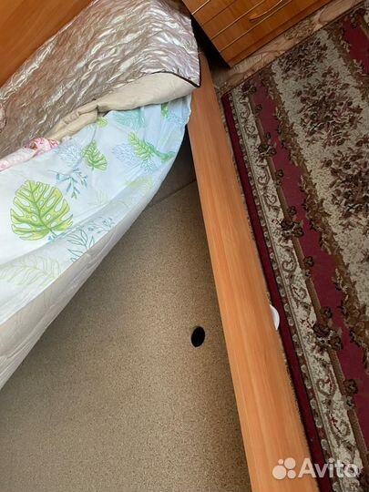 Кровать