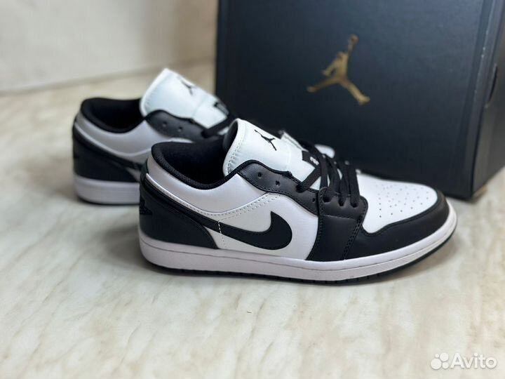 Nike Air Jordan 1 Low Black White