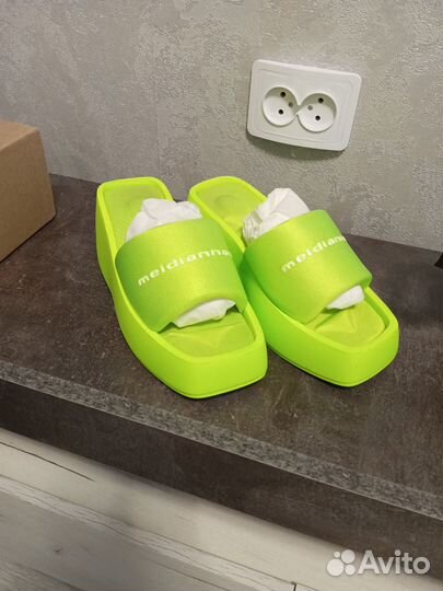 Летняя женская обувь