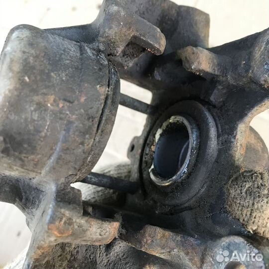 Суппорт задний правый Mercedes W210