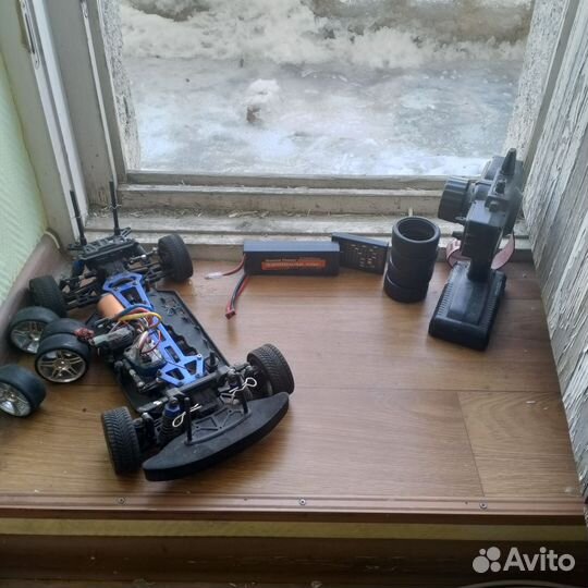 Машина на радиоуправлении 1 10