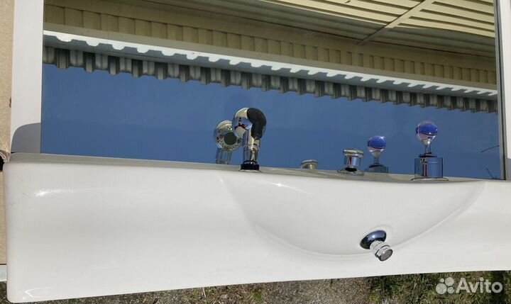 Большое зеркало с подсветкой