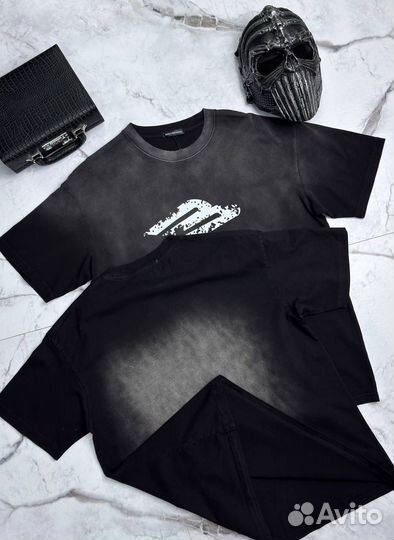 Футболка Balenciaga