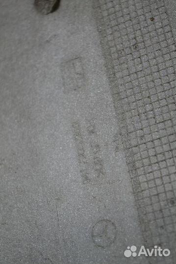 Спойлер кабины боковой, верхний левый mercedes-ben