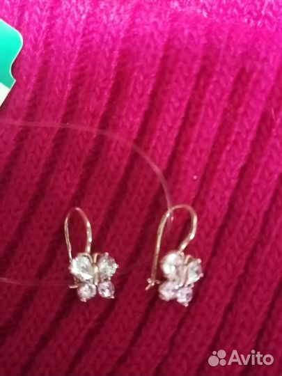 Золотые серьги детские новые