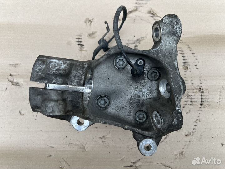 Кулак поворотный левый BMW X1 E84